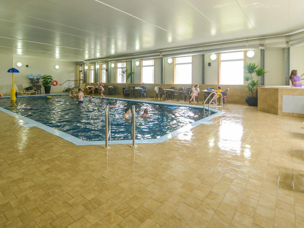 White Point Beach Resort Liverpool Exterior photo